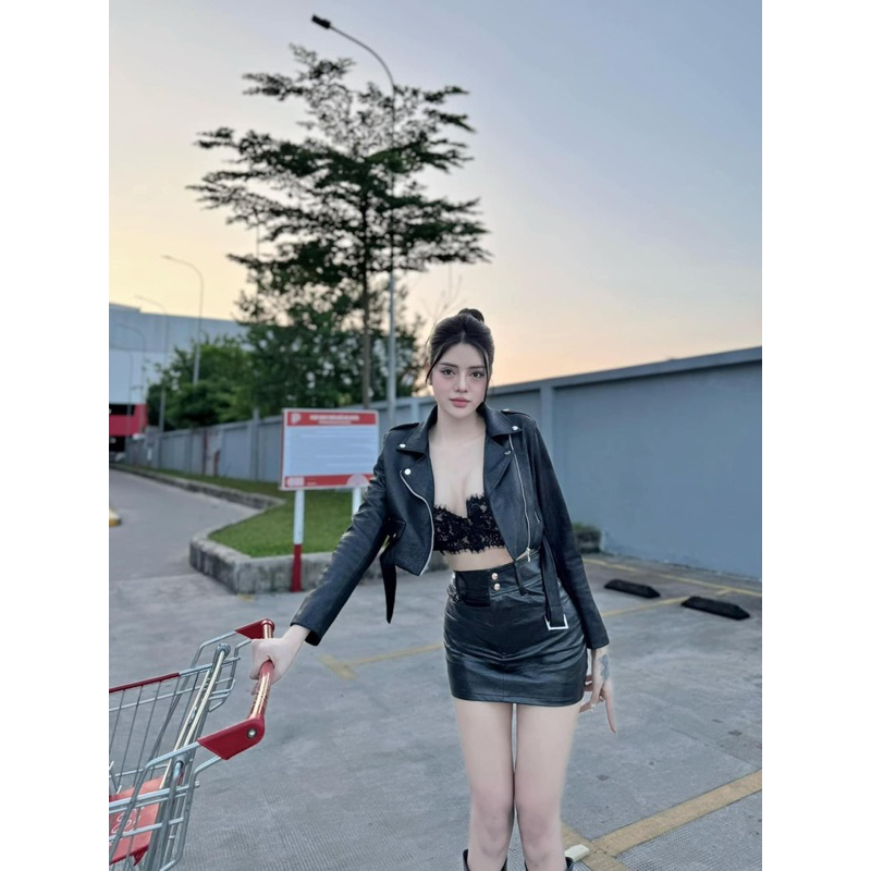 Chân váy da bóng 2 khuy QC