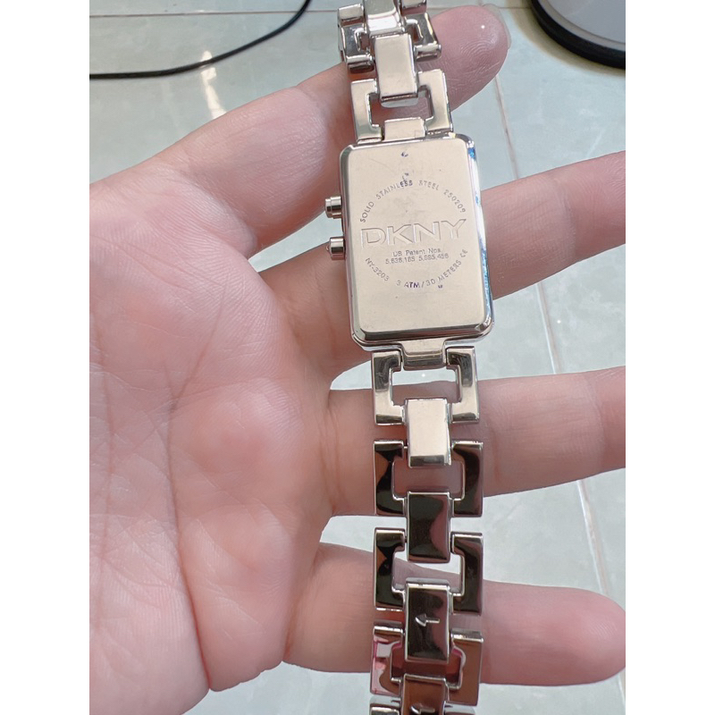 Đồng hồ Thụy sĩ nữ hiệu DKNY quartz