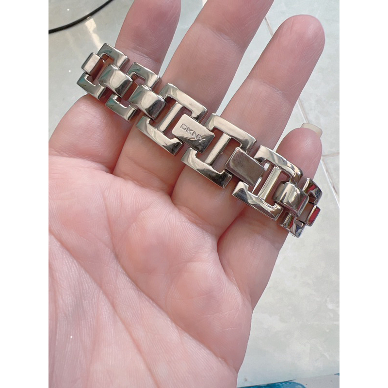 Đồng hồ Thụy sĩ nữ hiệu DKNY quartz