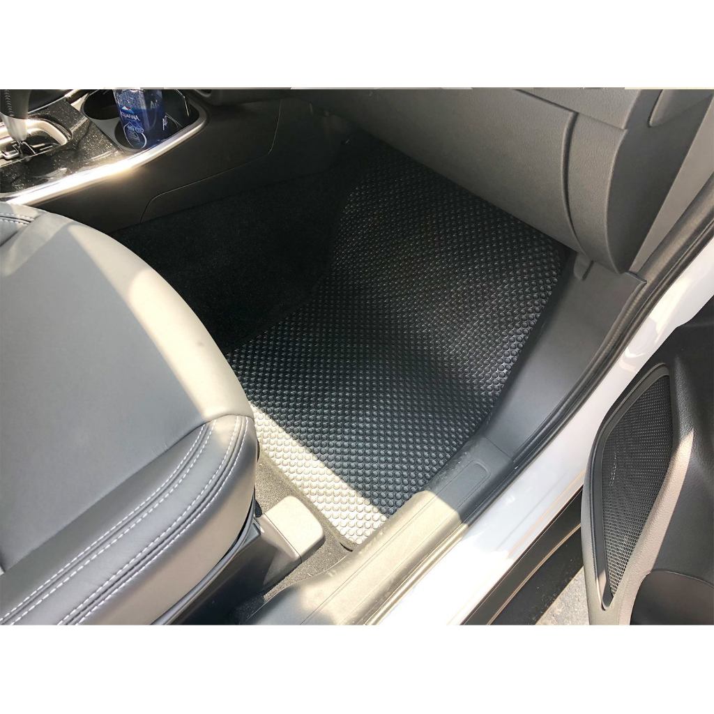 Thảm lót sàn ô tô UBAN cho xe Mitsubishi Outlander - Nhập khẩu Thái Lan