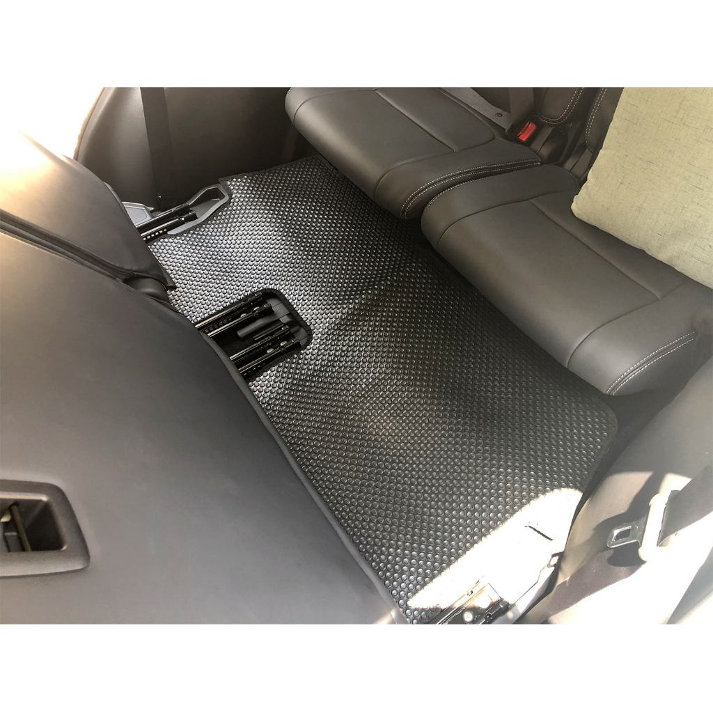 Thảm lót sàn ô tô UBAN cho xe Mitsubishi Outlander - Nhập khẩu Thái Lan