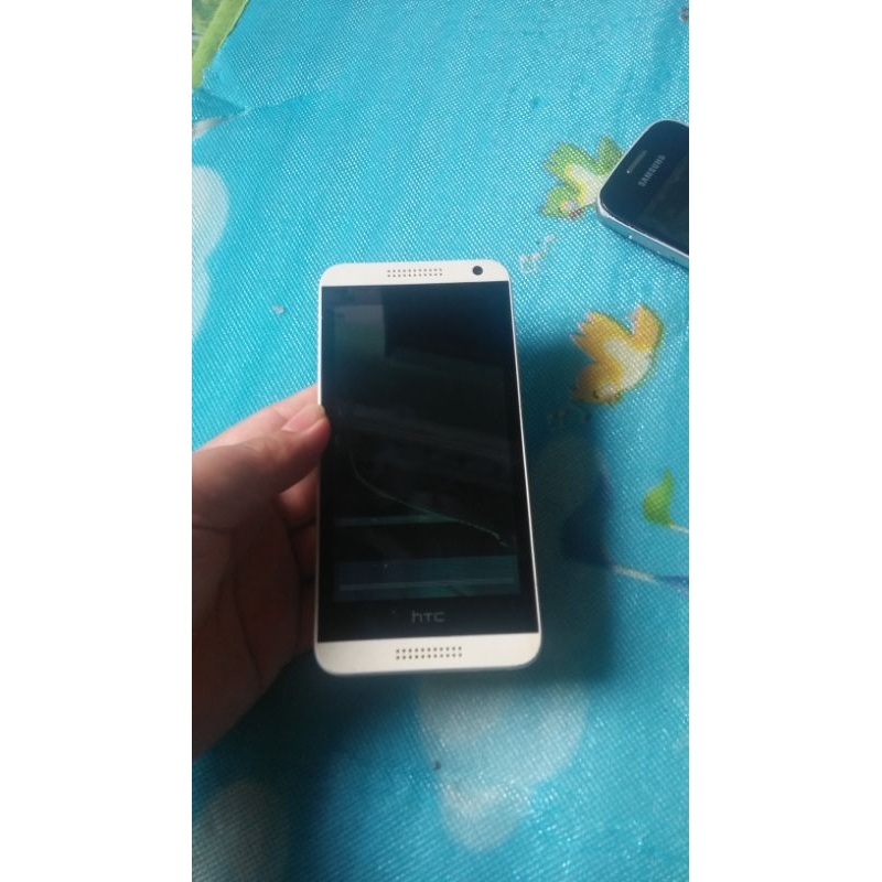 Xác điện thoại htc desire 610 vỡ màn hình