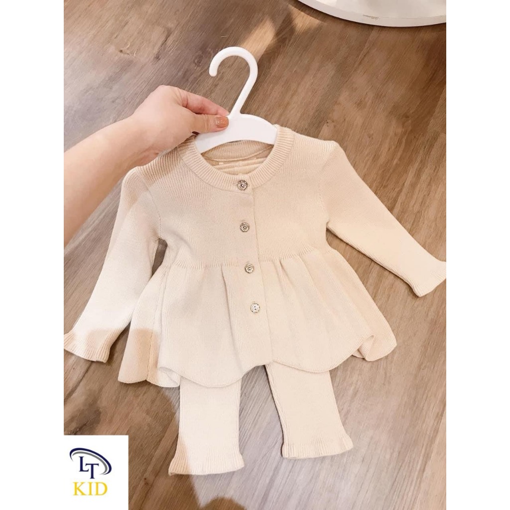 Bộ dài tay bé gái, vải nhung, dáng xòe, quần chạy bèo chân. Bé gái 8kg-18kg