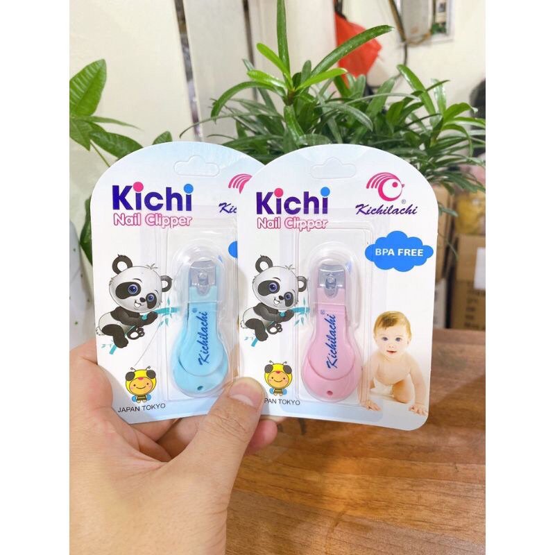 Bấm móng cho bé Trẻ sơ sinh