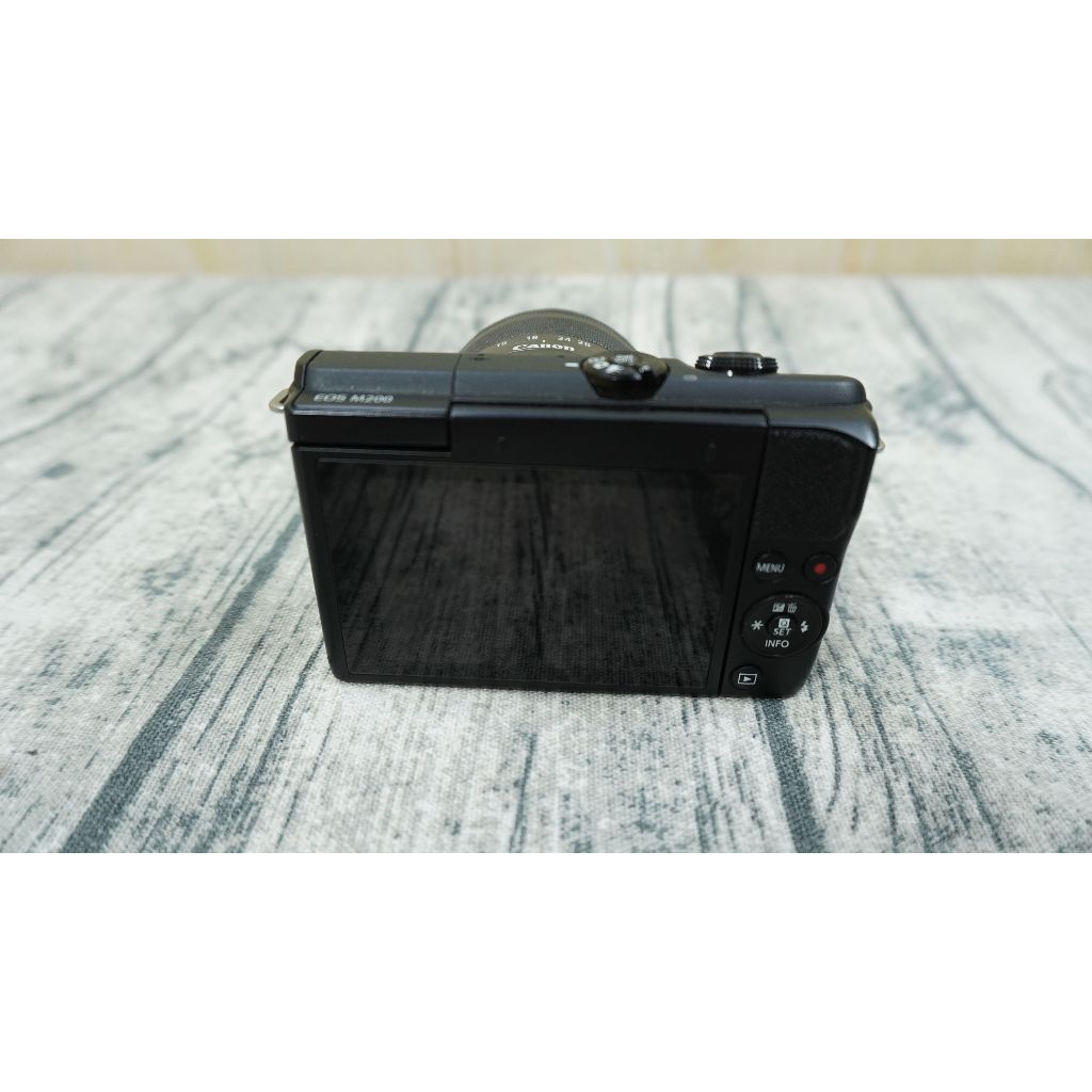 Máy ảnh Canon EOS M200 EF-M 15-45 BK