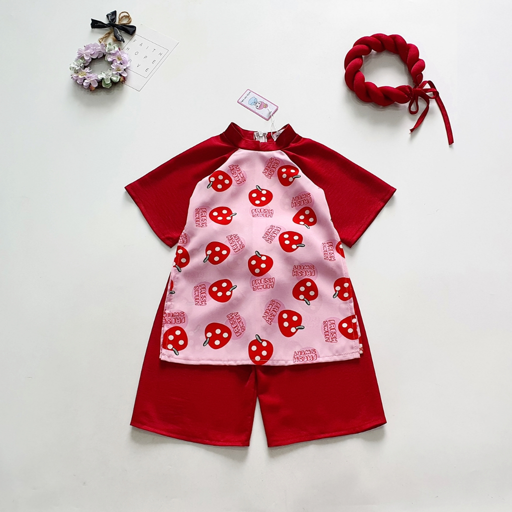 Áo dài Cách tân đỏ cho bé gái dễ thương 🍓[𝐓𝐀̣̆𝐍𝐆 𝐊𝐄̀𝐌 Mấn🍓 Su Shop- body thiết kế sinh nhật thôi nôi cho bé