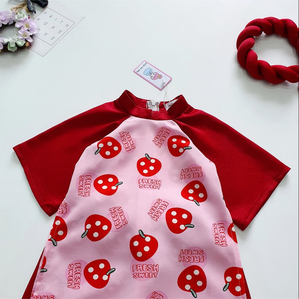 Áo dài Cách tân đỏ cho bé gái dễ thương 🍓[𝐓𝐀̣̆𝐍𝐆 𝐊𝐄̀𝐌 Mấn🍓 Su Shop- body thiết kế sinh nhật thôi nôi cho bé