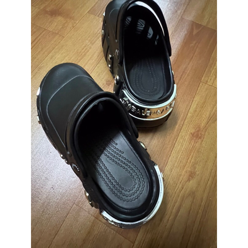 Dép crocs đế đinh