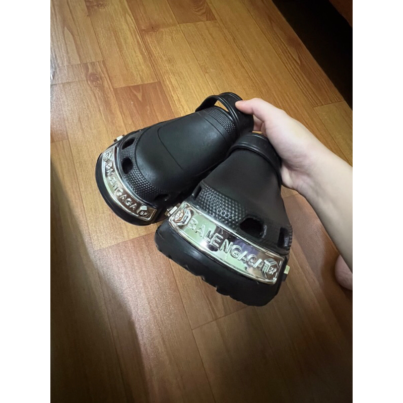 Dép crocs đế đinh