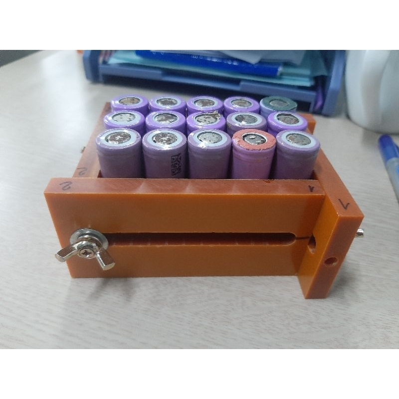 Khuôn đóng pin 18650