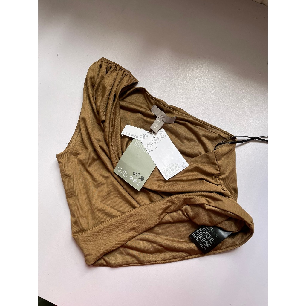 Áo thun croptop lêch vai H&M