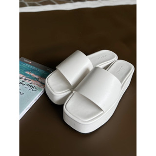 Dép đế xuồng quai ngang bigsize ( 35 - 44) Vì Là hàng thủ côngkhách đặt mới làm,mong quý khách cân nhắc trước khi đặt