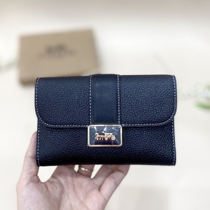 Ví Coach gập khóa cài