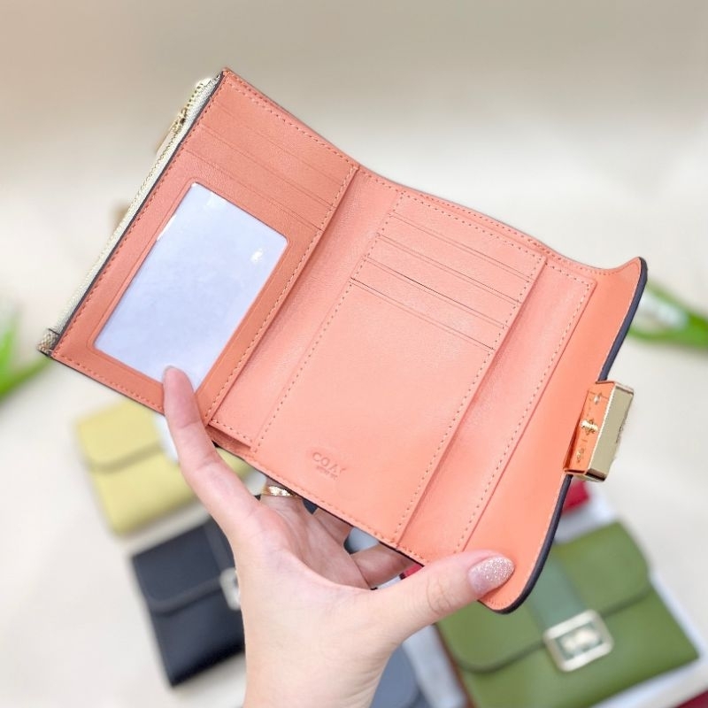 Ví Coach gập khóa cài