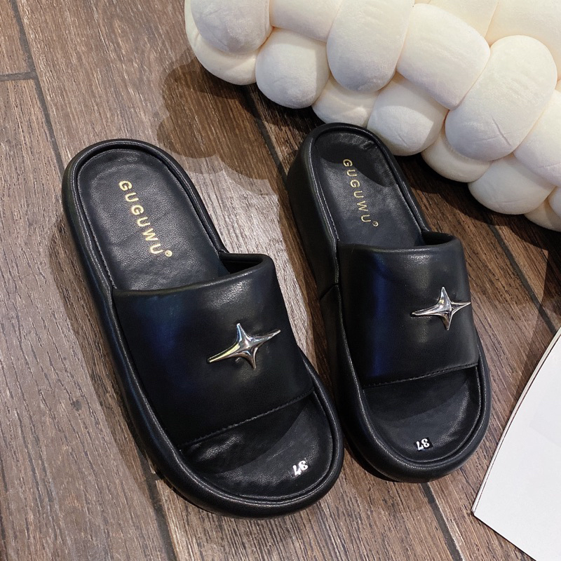 Dép bản quai ngang khoá sao