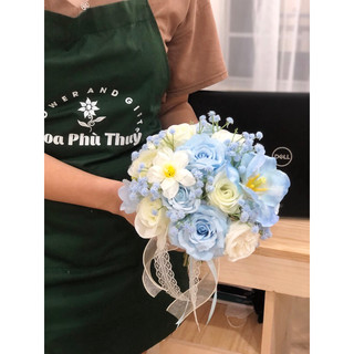 Hoa cưới cầm tay cô dâu bằng lụa cao cấp