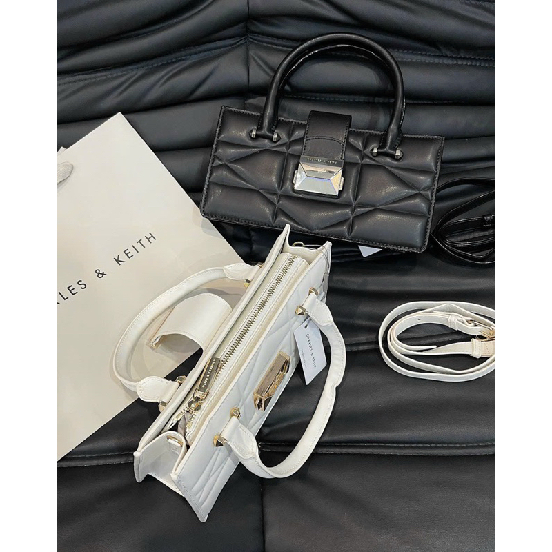 Túi charles keith cầm tay