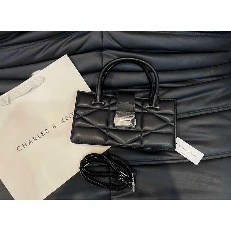 Túi charles keith cầm tay