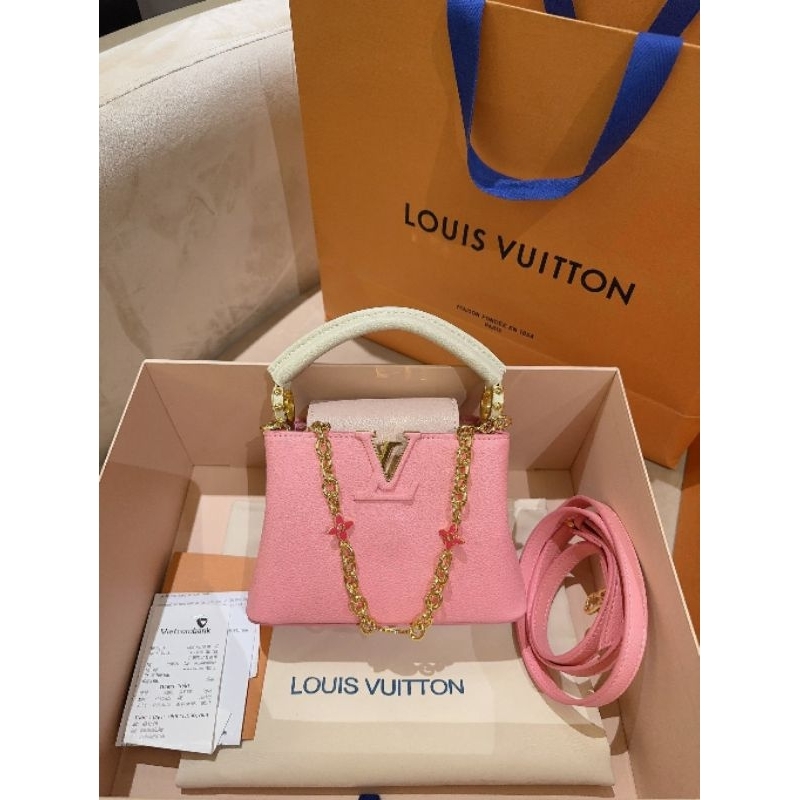 Túi xách nữ cao cấp LV CAPU mini hàng super da bò thật kèm quai xích gắn hoa đặc trưng đẹp dã man