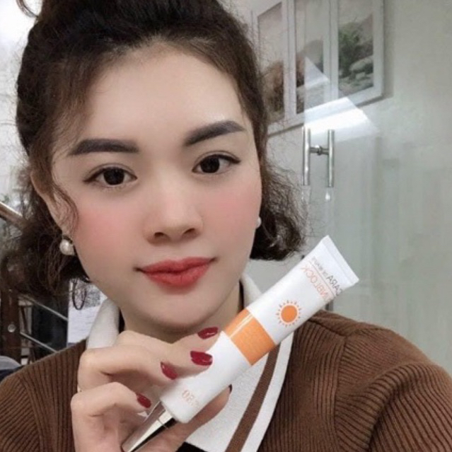 Kem Chống Nắng Trắng Da Căng Bóng Cao Cấp Cara Debeauty SPF 50+ 50ML