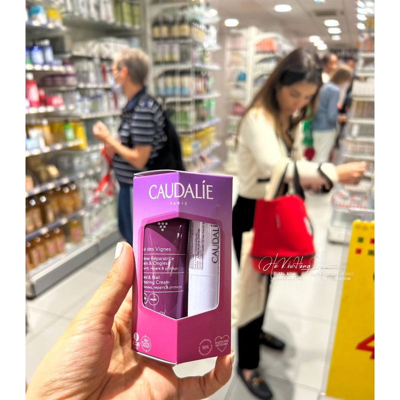 Set kem dưỡng tay kèm son caudalie