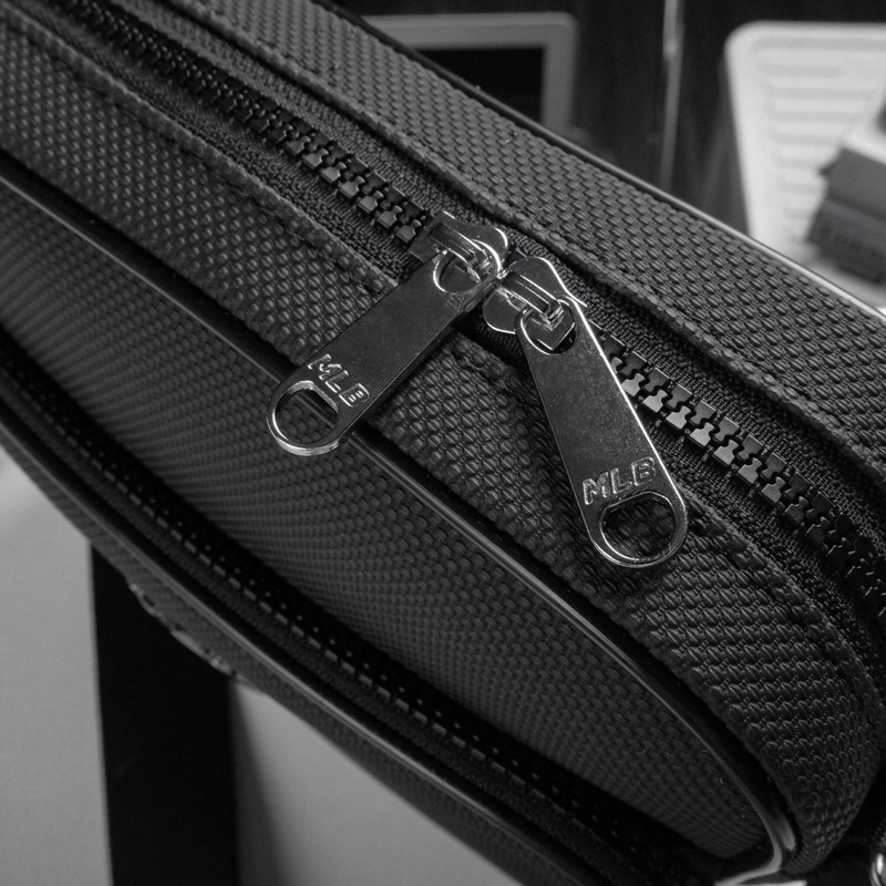 Túi Đeo Chéo MLB NY Nam Nữ Bag Sling Mini Cao Cấp Túi NY MLB Da Si Chống Nước Hai Ngăn Chứa Đồ Thoải Mái Bánh Mì Store