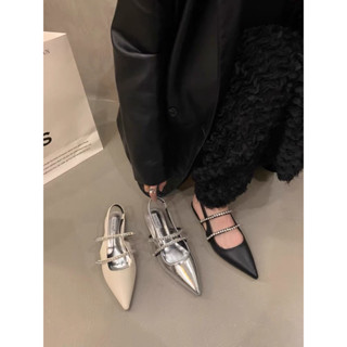 Giày sục bệt mũi nhọn 2 quai ngang đính đá hở gót sau mẫu hot 2023