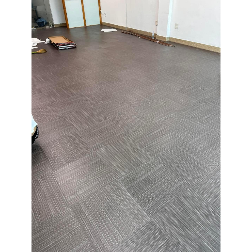 Sàn nhựa vuông bóc dán KT 45.72x45.72x2mm