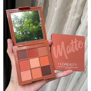 Bảng phấn mắt HUDA BEAUTY 9 ô