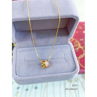 Mặt dây chuyền hình vương miệng vàng