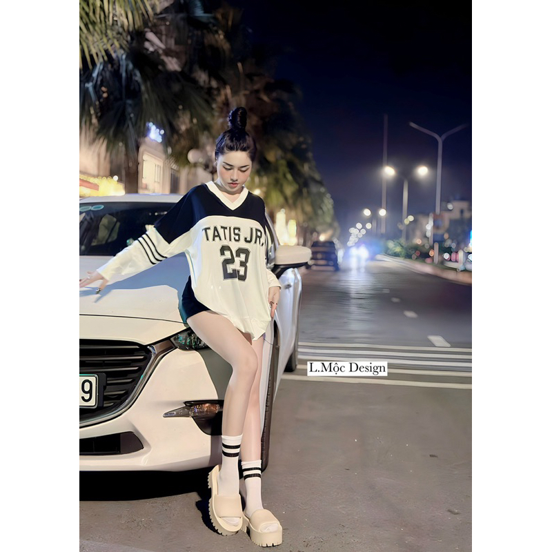 Áo phông kèm tất kẻ