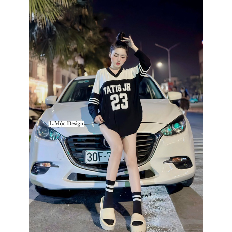 Áo phông kèm tất kẻ