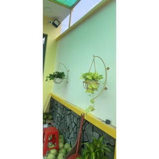 Móc bắt tường bán nguyệt