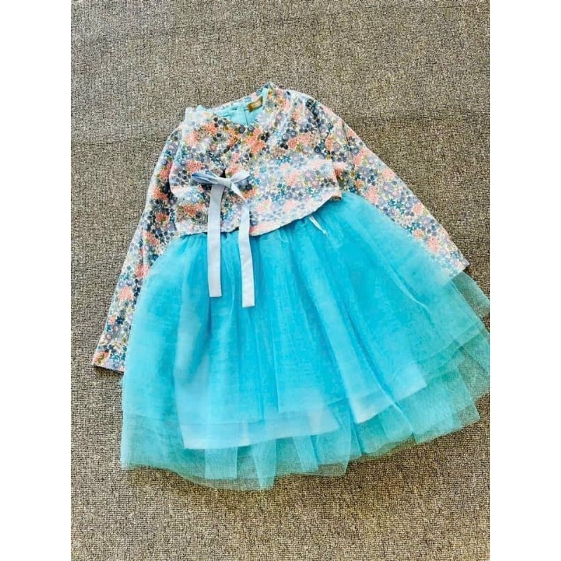 Đầm hanbok xinh xắn cho bé