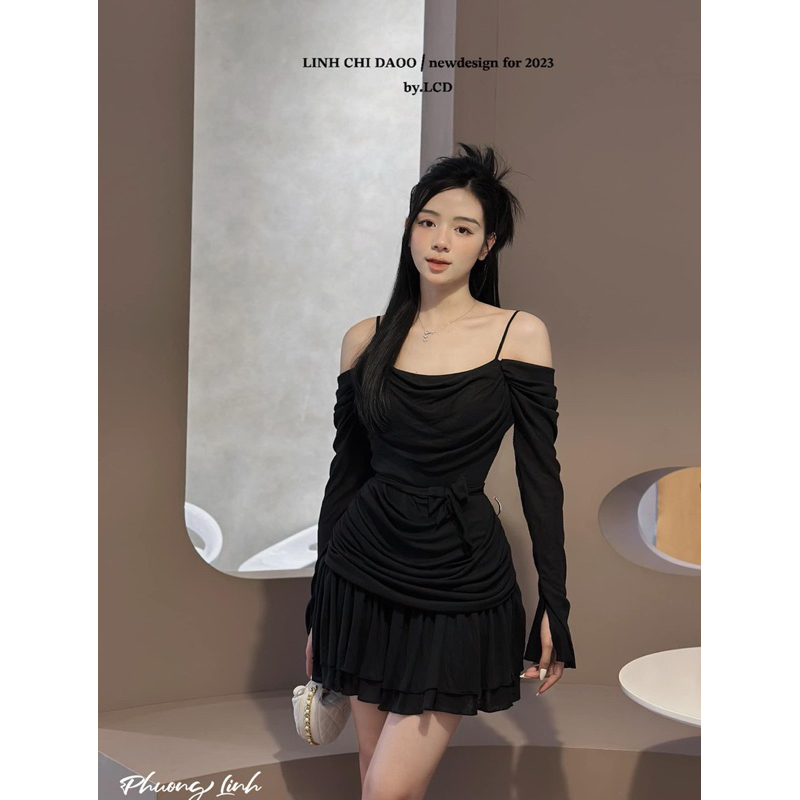 Đầm trễ vai rúm thân chân xoè