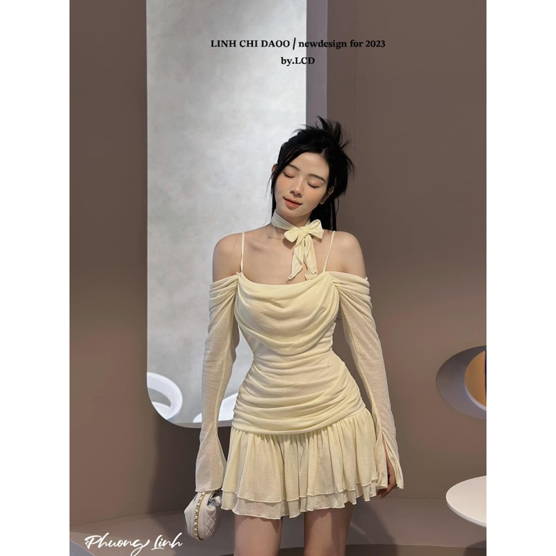 Đầm trễ vai rúm thân chân xoè