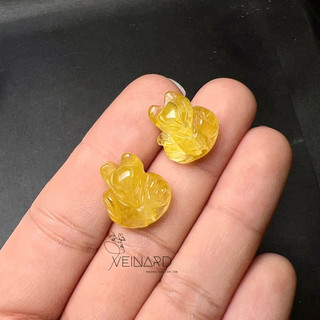 Hồ ly thach anh tóc vàng xỏ vòng tay