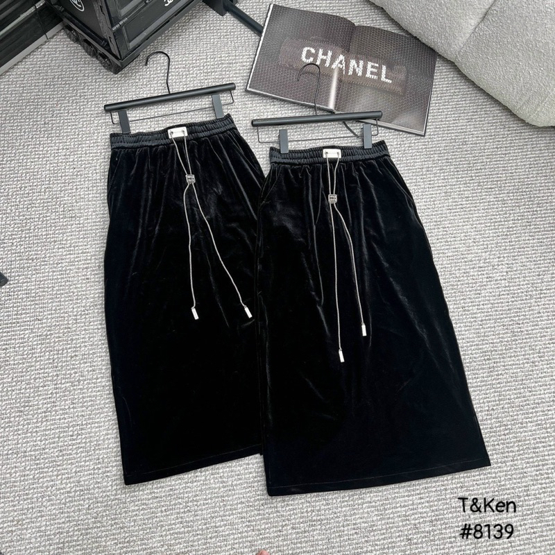 Chân váy nhung chữ A cạp chun dây xích hàng QC