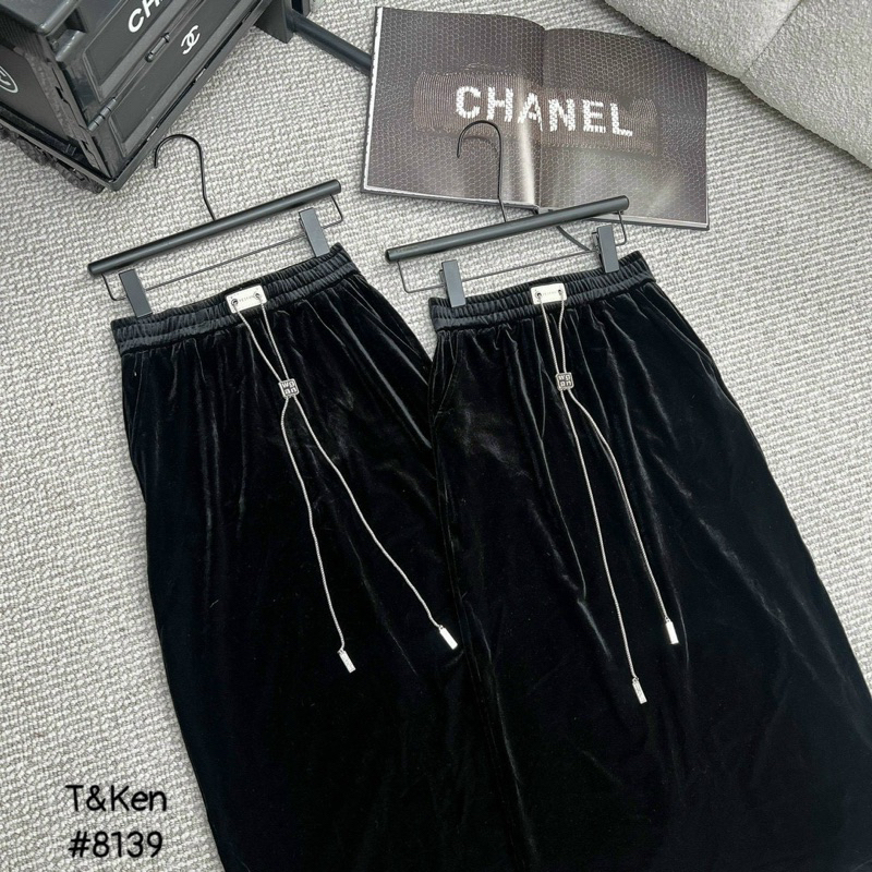 Chân váy nhung chữ A cạp chun dây xích hàng QC