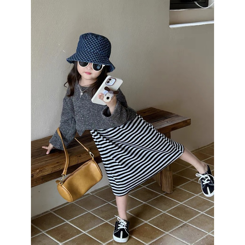 Váy bé gái, set váy thu đông cho bé: váy zip kẻ 2 dây và áo len dày croptop size 10-30kg