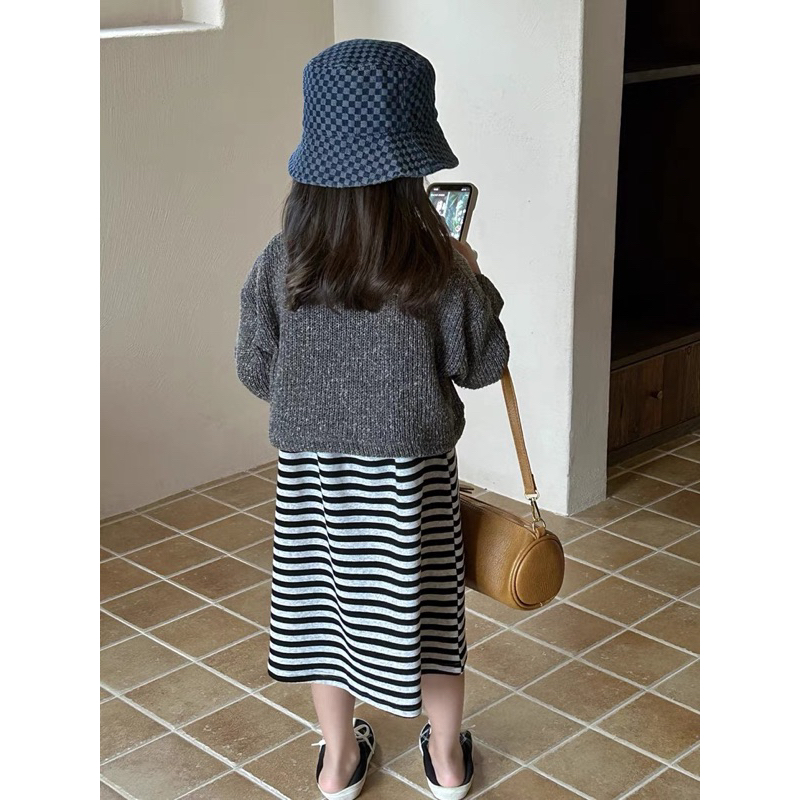 Váy bé gái, set váy thu đông cho bé: váy zip kẻ 2 dây và áo len dày croptop size 10-30kg