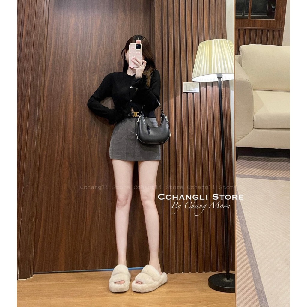 SET ÁO ĐEN CROPTOP ĐÍNH NÚT TAY PHỐI LÔNG VŨ + CHÂN VÁY XÁM + DÂY NỊT  SHEEP