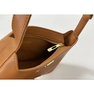 Túi kẹp nách chữ B da thật  ( còn nâu-size  25)