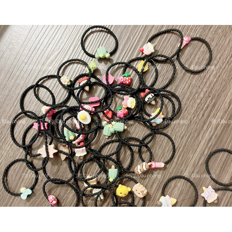 Chun cột tóc hình cute