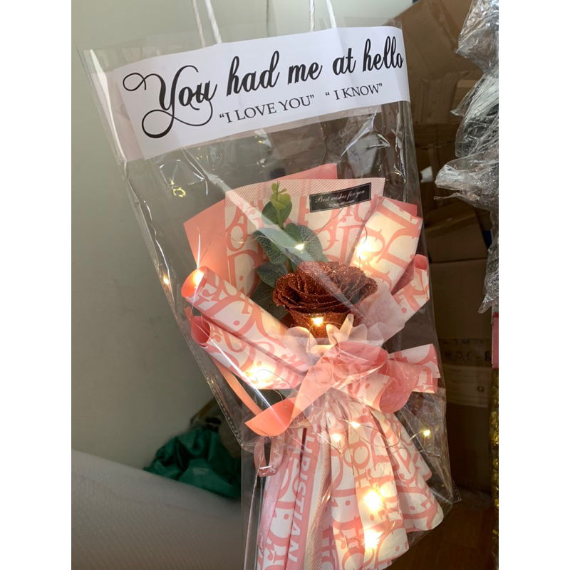 Bó 1 bông hồng sáp Kim Tuyến theo yêu cầu khách kèm túi và thiệp