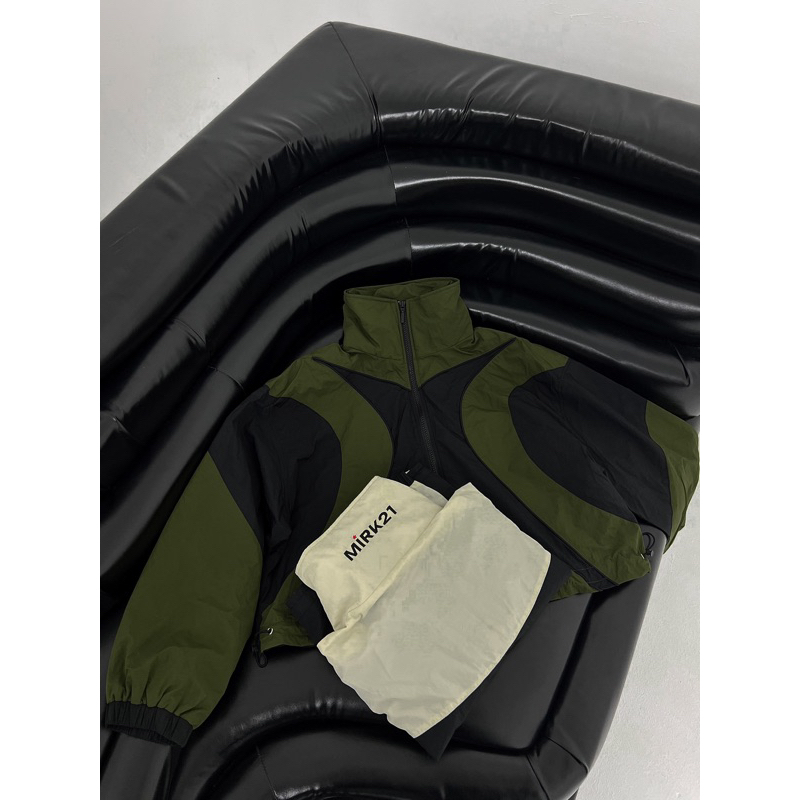 Áo khoác dù cropped chống nước 80% | MIRK21 WB jacket Black/Olive green.