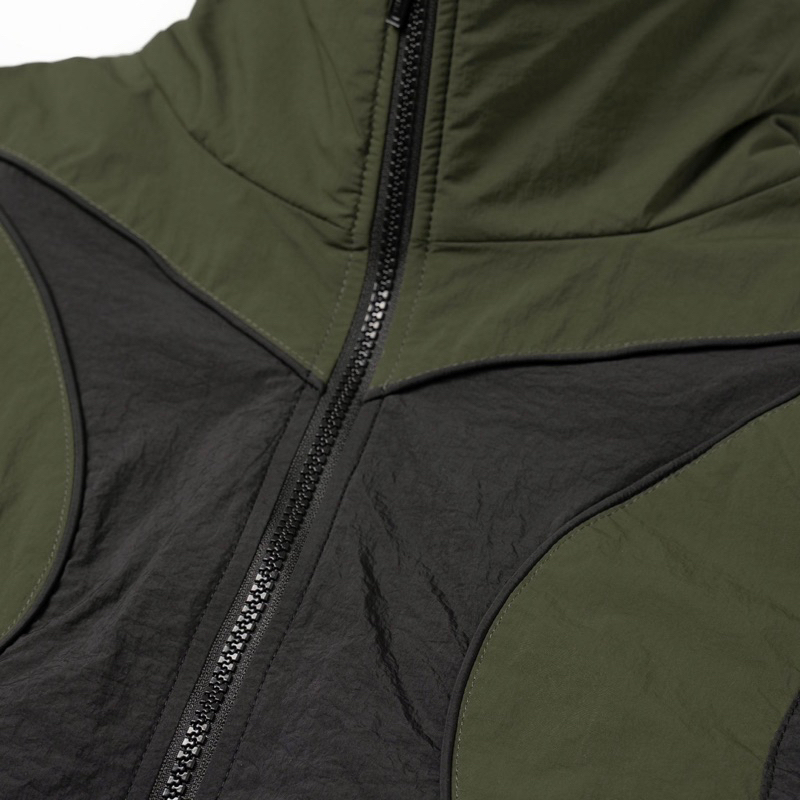 Áo khoác dù cropped chống nước 80% | MIRK21 WB jacket Black/Olive green.