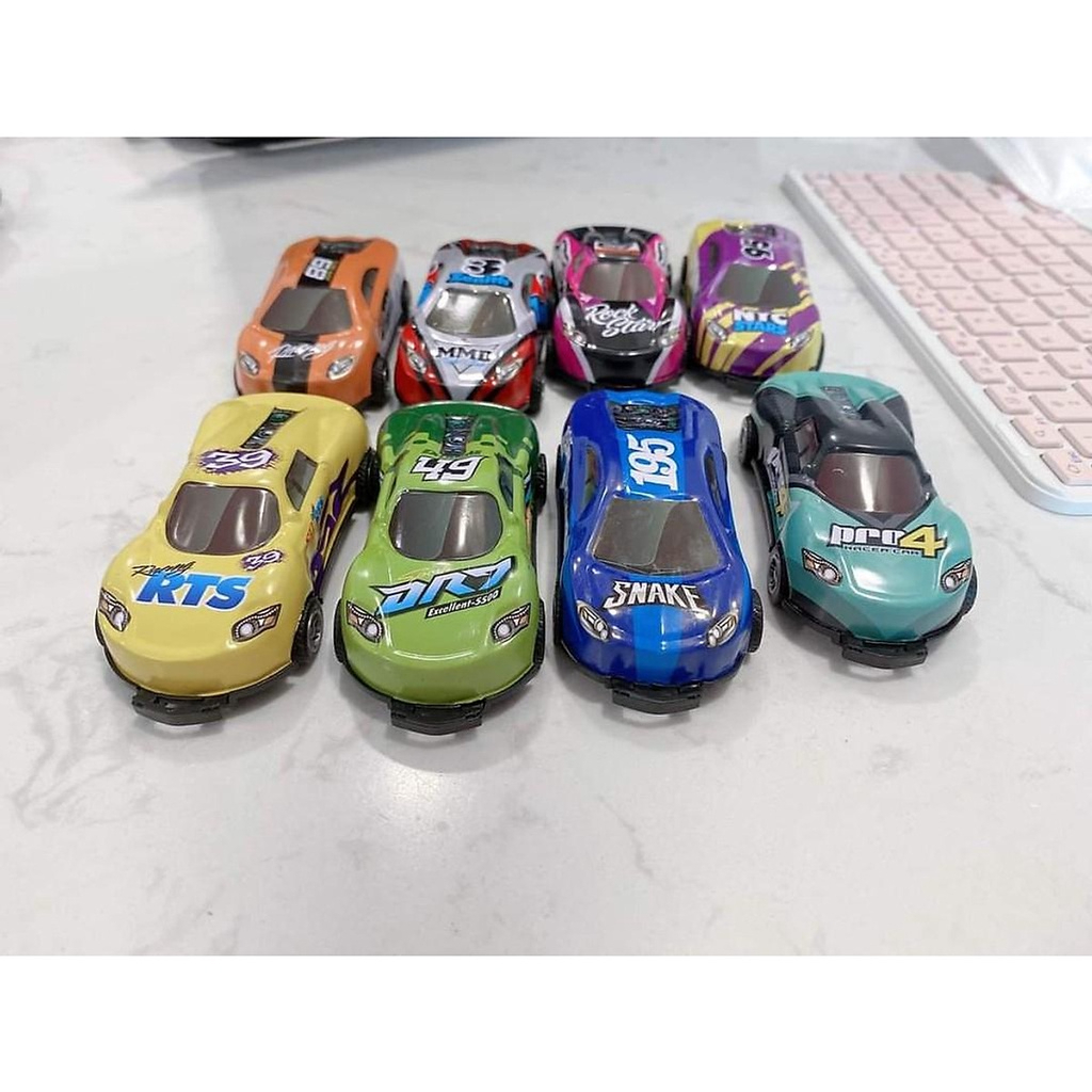 Ô tô đồ chơi trẻ em siêu xe mini bằng sắt lật nhảy 360 độ chạy đà siêu ngầu cho bé, quà tặng sinh nhật cho bé trai