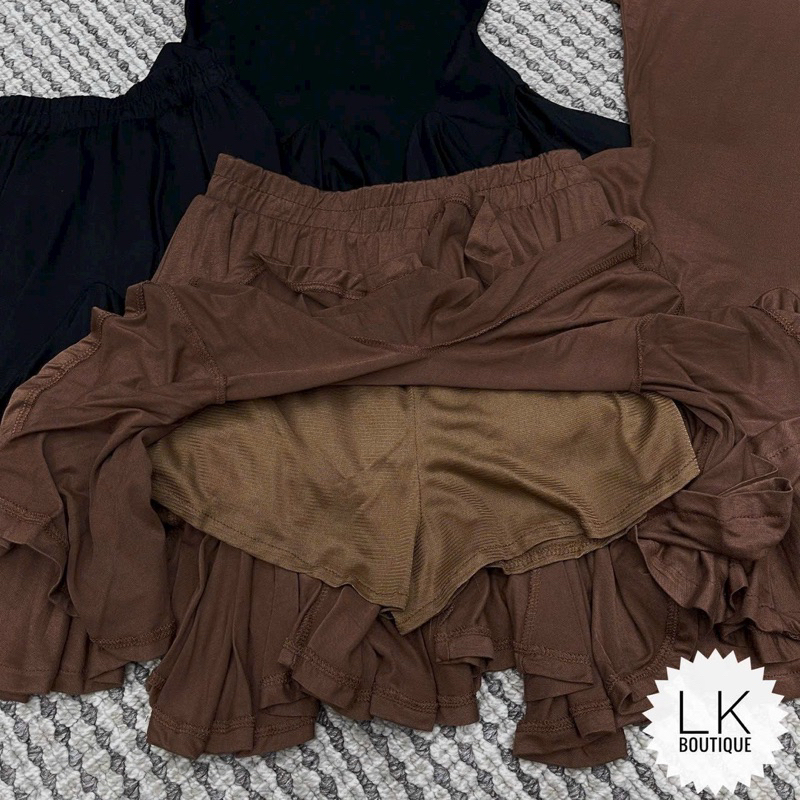 Set áo cổ tròn tùng xòe kèm chân váy xòe gân tăm - Bộ 2 món áo body cổ tròn kèm chân váy