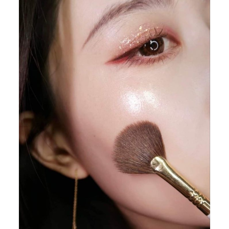 Phấn highlight MAC Richard Quinn